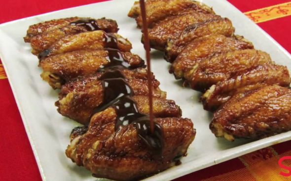  Asas de frango ao molho búfalo