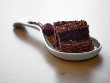  Bolo de chocolate molhadinho
