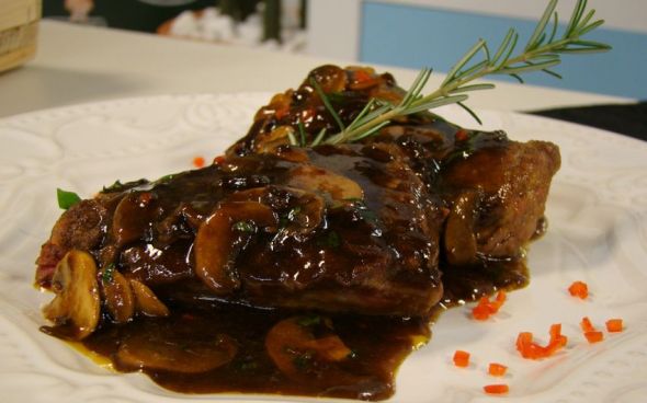  Filé ao molho madeira rápido e prático