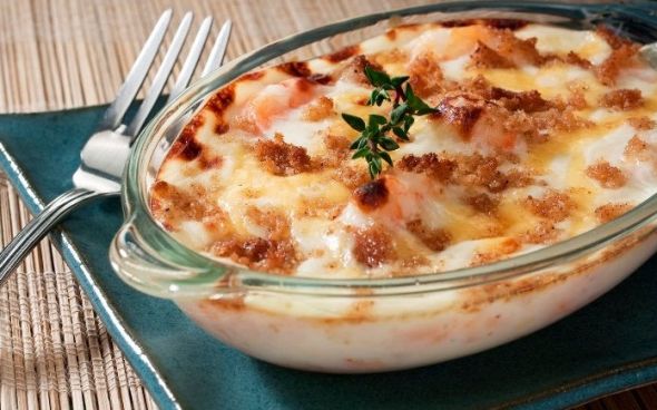  Gratinado de peixe e camarão