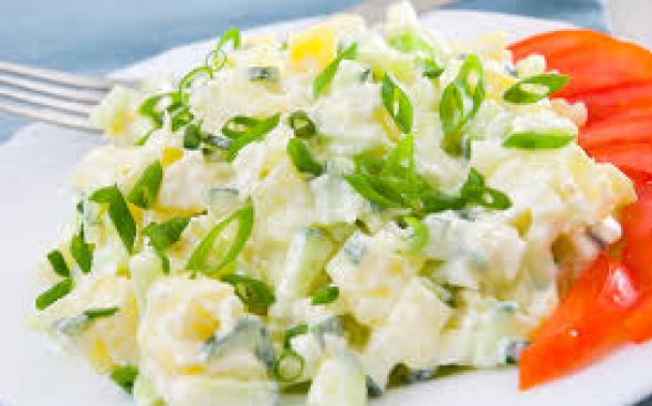  Salada de batata com ovos