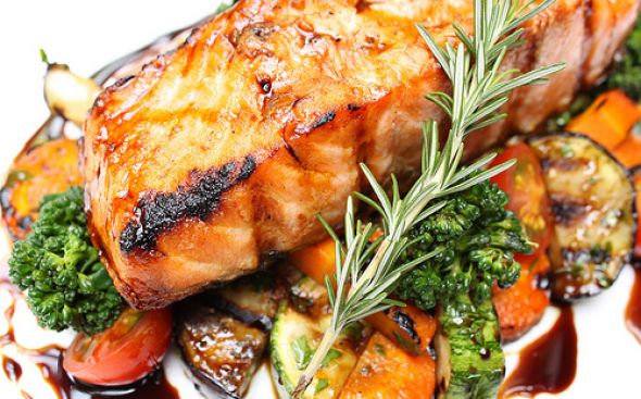  Salmão no forno com manjericão