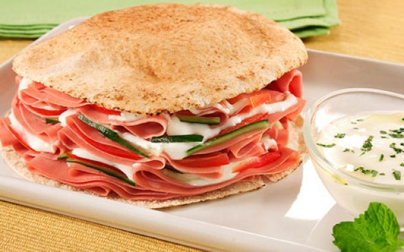  Sanduíche peito de peru e pasta de ervas