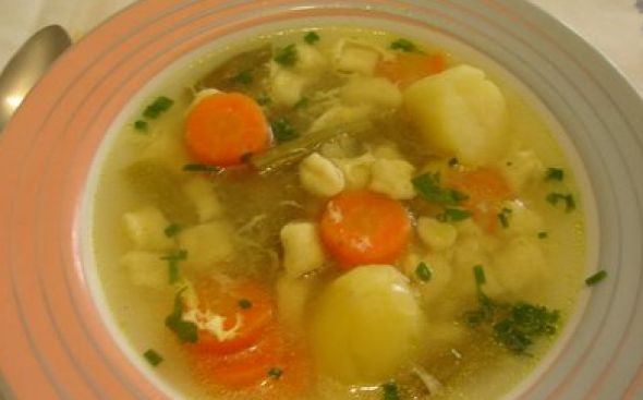  Sopa de vegetais com macarrão
