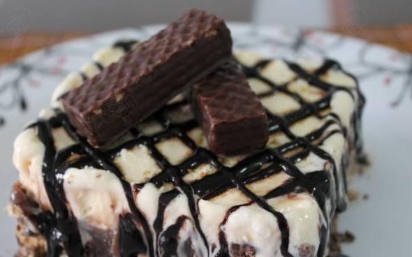  Torta de bis com sorvete