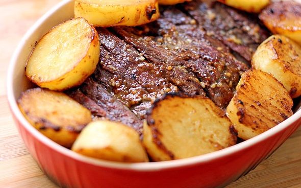 ALCATRA ASSADA COM BATATAS