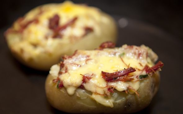 Batata Recheada com Carne Seca