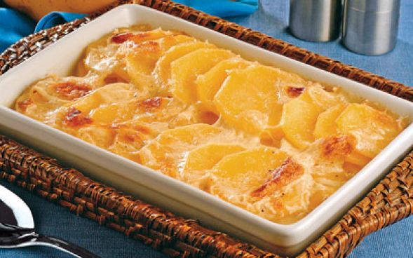 Batatas ao forno com creme de cebola especial 