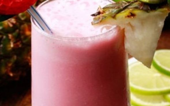 Batida de abacaxi e vinho