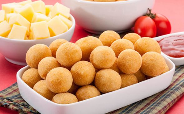 Bolinha de milho com queijo especial 