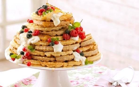 Bolo Waffle Forno de Minas com frutas vermelhas 