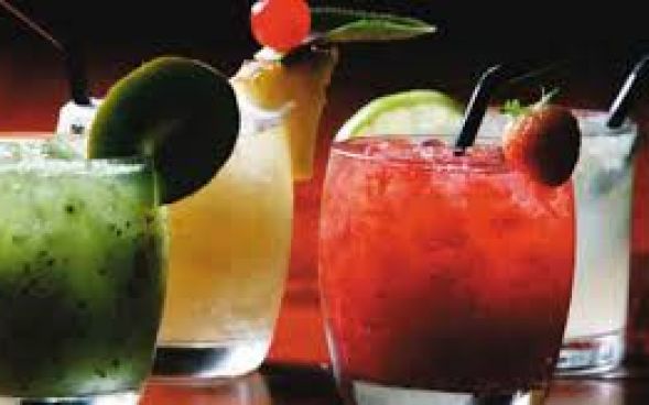 Caipirinha de frutas vermelhas