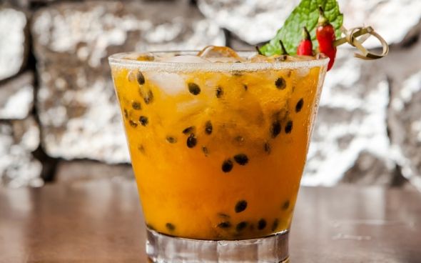 Caipirinha de maracujá