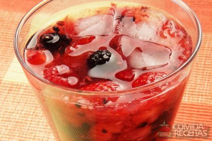 CAIPIRINHA DE MORANGO