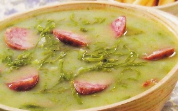 Caldo verde com calabresa