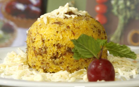 Carne de Sol Acebolada com Cuscuz de Feijão Verde e Abóbora