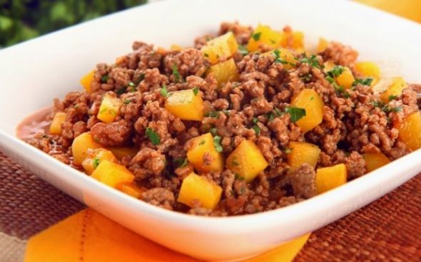 CARNE MOÍDA COM BATATAS RAPIDINHA