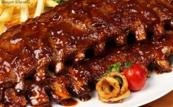 Costelinha de porco com molho barbecue especial 
