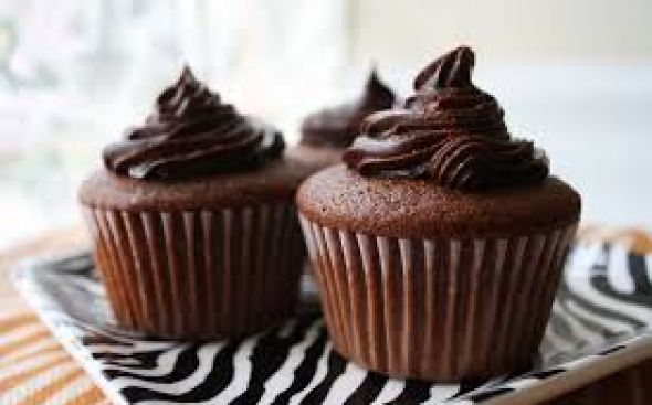 Cupcake com cobertura de brigadeiro