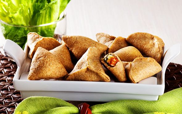 Esfiha integral de escarola e ricota