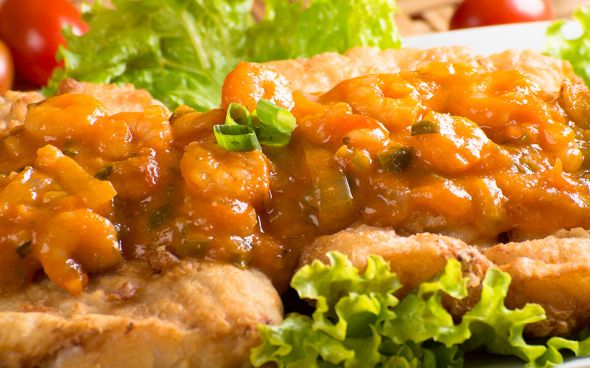Filé de peixe com molho