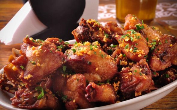 Frango à passarinho bem temperado