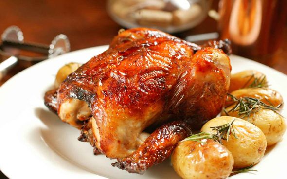 Frango com creme de cebola e batatas