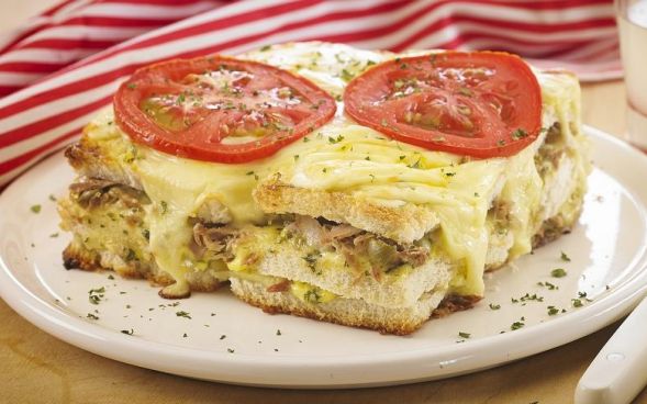 Lanche gratinado de atum especial