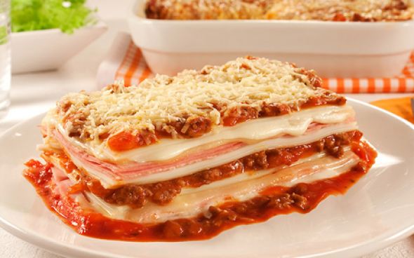 Lasanha de mortadela