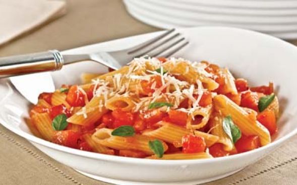 Macarrão penne ao molho de pimentão