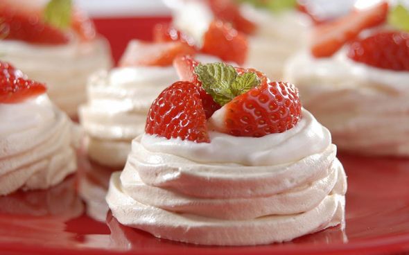 Merengue com morango