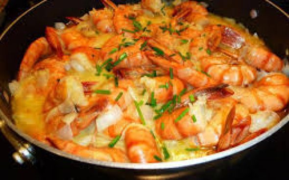 Moqueca de peixe ao molho de camarão