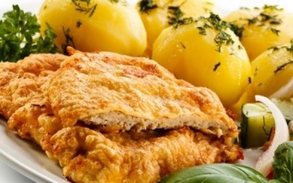 Peixe frito com legumes
