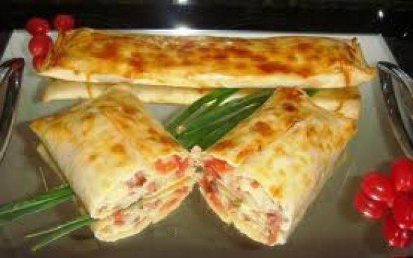 Rocambole de massa de pastel