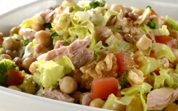 Salada de atum tropical