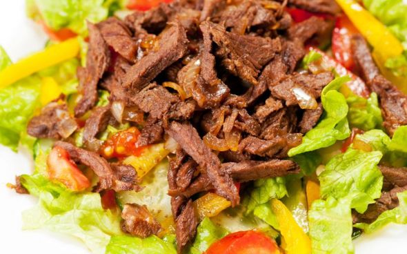 Salada de carne com legumes