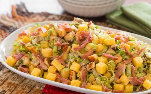 Salada de polenta com presunto de Parma e ricota