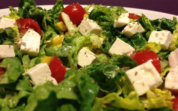 Salada de rúcula com palmito e azeitonas 