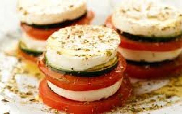 Salada de tomate com queijo