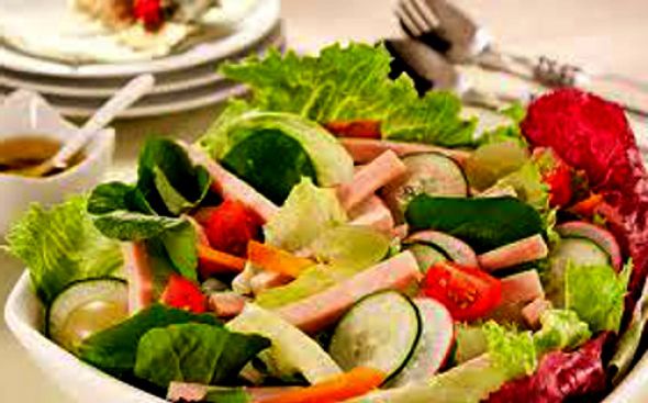 Salada mista com batata