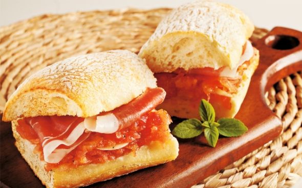 Sanduíche italiano com presunto