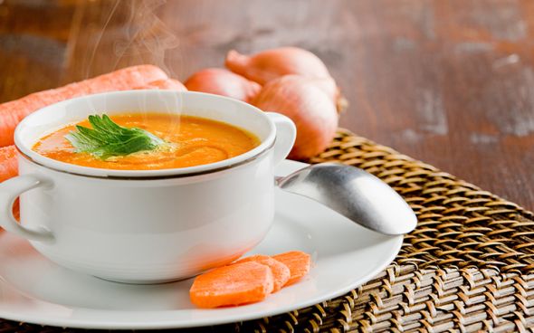 Sopa cremosa de cenoura e batata