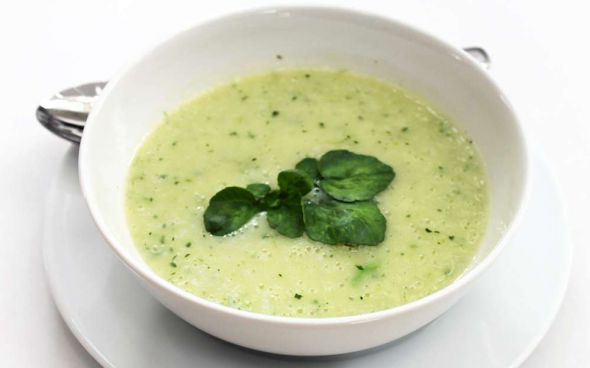 Sopa de agrião com batata