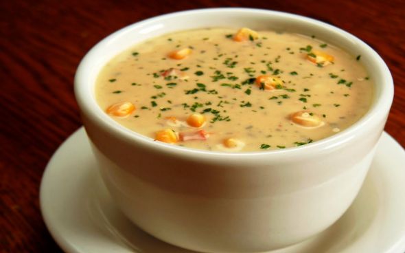 Sopa de batata com calabresa