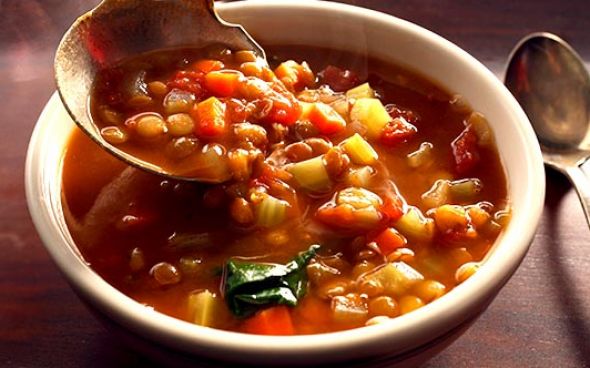 Sopa de Lentilha com carne seca