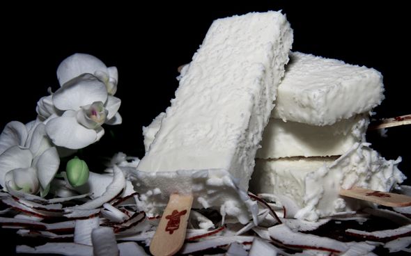 Sorvete cremoso de coco especial 
