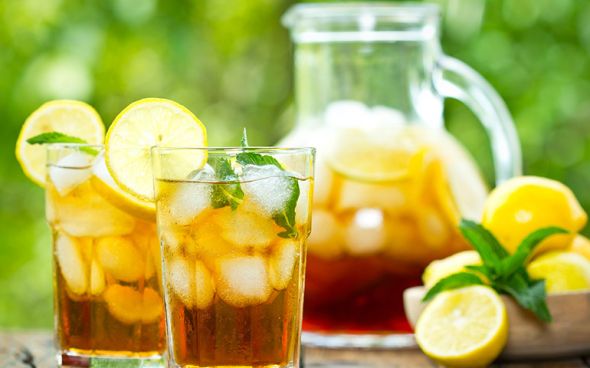 Suco de abacaxi com chá mate