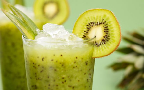 Suco de kiwi com água de coco