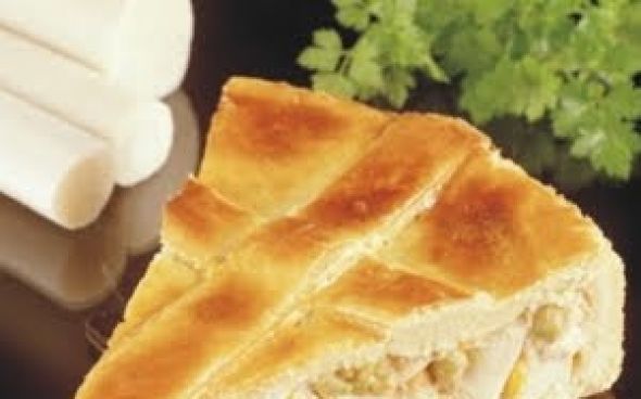 Torta cremosa de frango com palmito