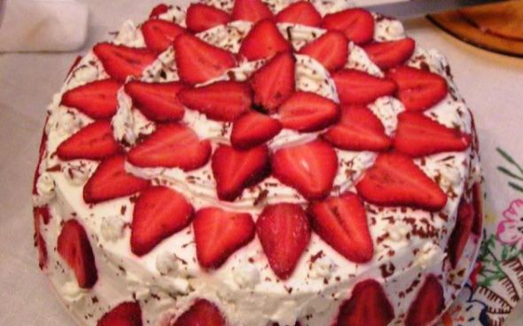 Torta de bolacha com morango